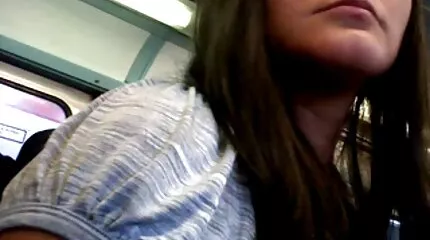 Друг Капрі Лмонд занурює член в її онлайн відео секс кицьку.
