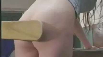 У порновідео юних сезон риспармії він не щадить горло і кицьку Кеті Куш.