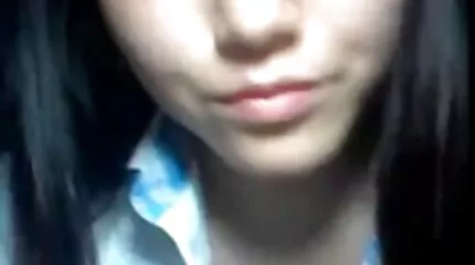 Секс утрьох порно відео з сюжетом в будинку з привидами.
