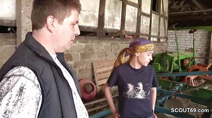 Німецький безкоштовне порно відео Сантехнік трахкає в жопу.