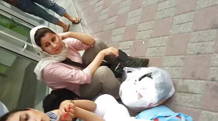 Засипав змащену маслом відео ролики порно дупу Маккені Мейс ідеальним членом.