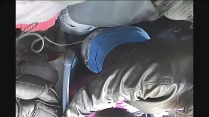 Молода жінка відео прно возиться зі старшим дядьком.