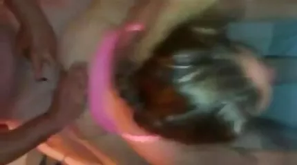 Літні пари трахаються на секс відео преміум столі, як молоді коханці.