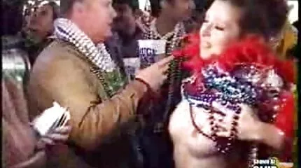 Блондинка і брюнетка ділять один секс відео безплатно одного.