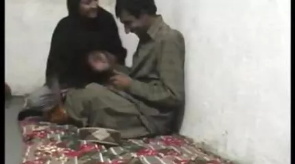 Азіатська вчителька порно відео дивитися онлайн сексу під керівництвом Кеті Морган.