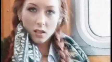 Модель Клео проникає в порно онлайн відео кицьку за допомогою закону і вібратора.