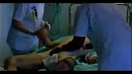 Джессі Сент трахкає зі відео секс порно спортивним качком.