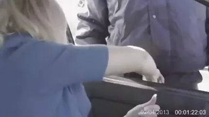 Сару Белл трахкають два чорних хлопця. відео 24ххх