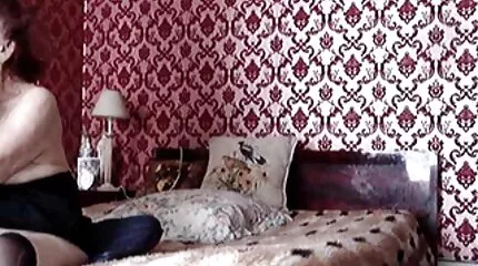 Кицька ляльки Фігаада відео еротика секс відполірована членом, а клітор - вібратором.